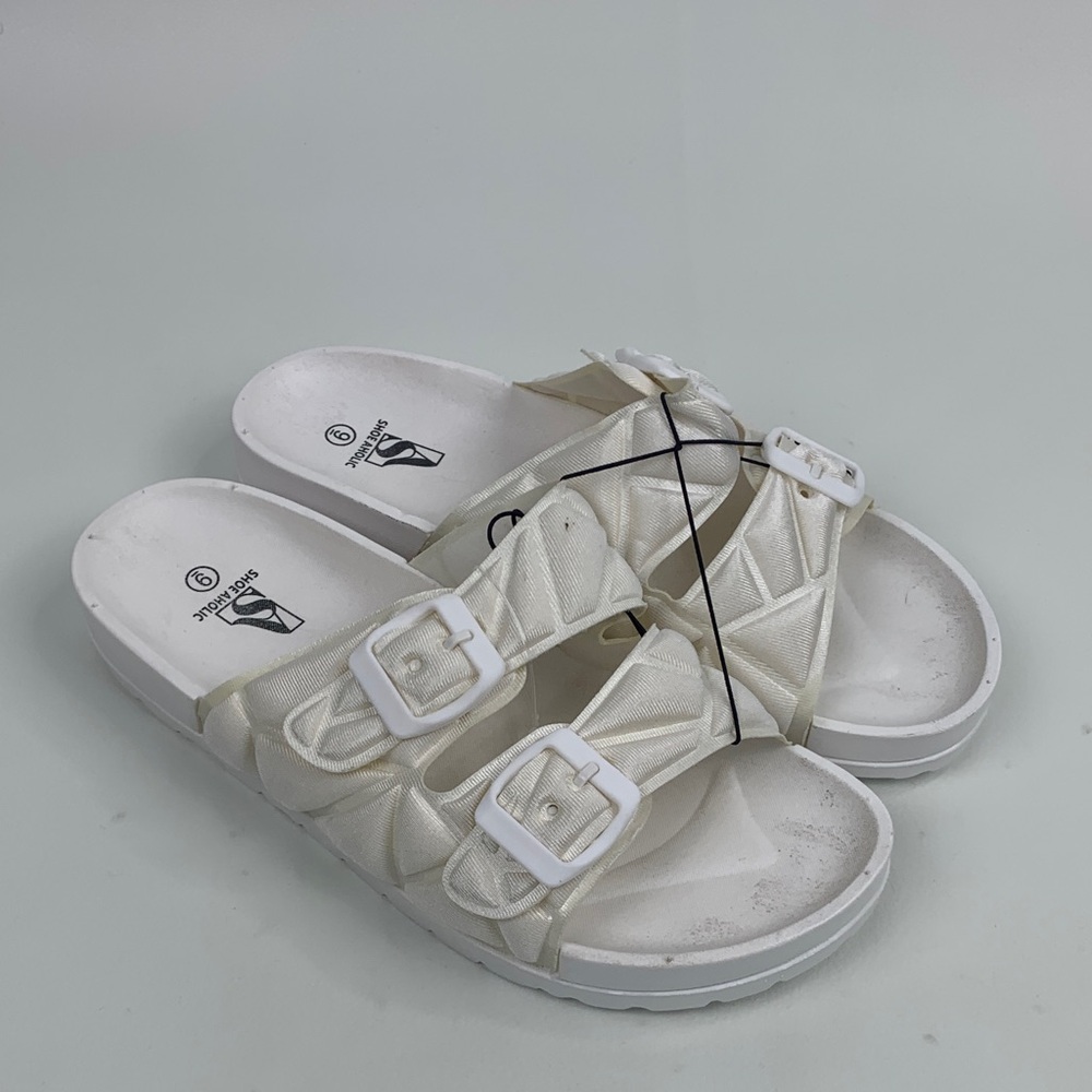 Shoe Aholic Cream Double Buckle Quilted Slider Sandals Size 9 New